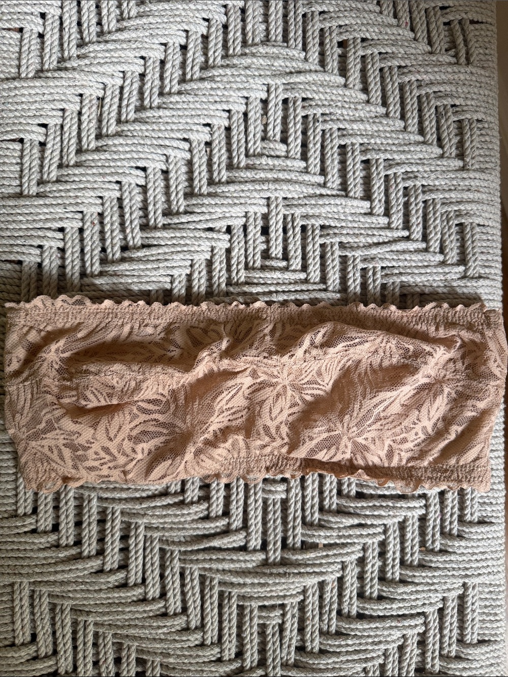 Aerie Nude Lace Strapless Underwire Bra 34D Mesh Lined